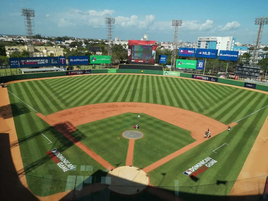 ¡Pero bello! El estadio Quisqueya está renovado para la serie de Grandes Ligas