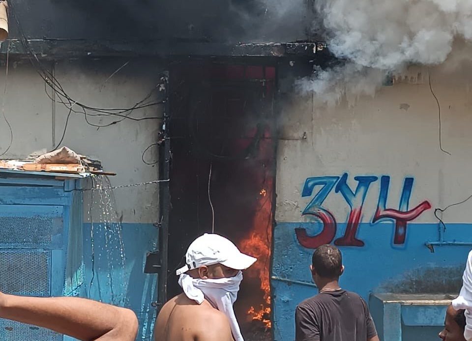 Se registra un nuevo incendio en cárcel La Victoria