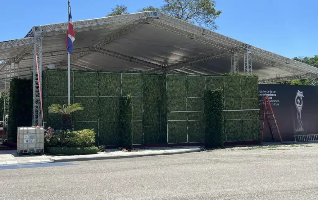 ¡No hay paquete este año! Famosos no podrán exhibir sus vehículos en Premios Soberanos