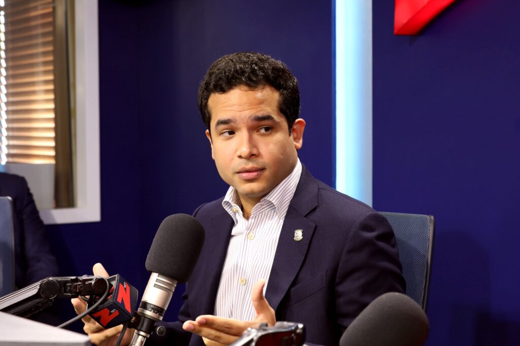 Omar Fernández, Candidato a Senador: Enfrentando las Críticas sin Contradecir Ideales