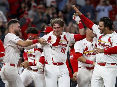 Nolan Gorman sale de mala racha deja tendidos a Diamondbacks