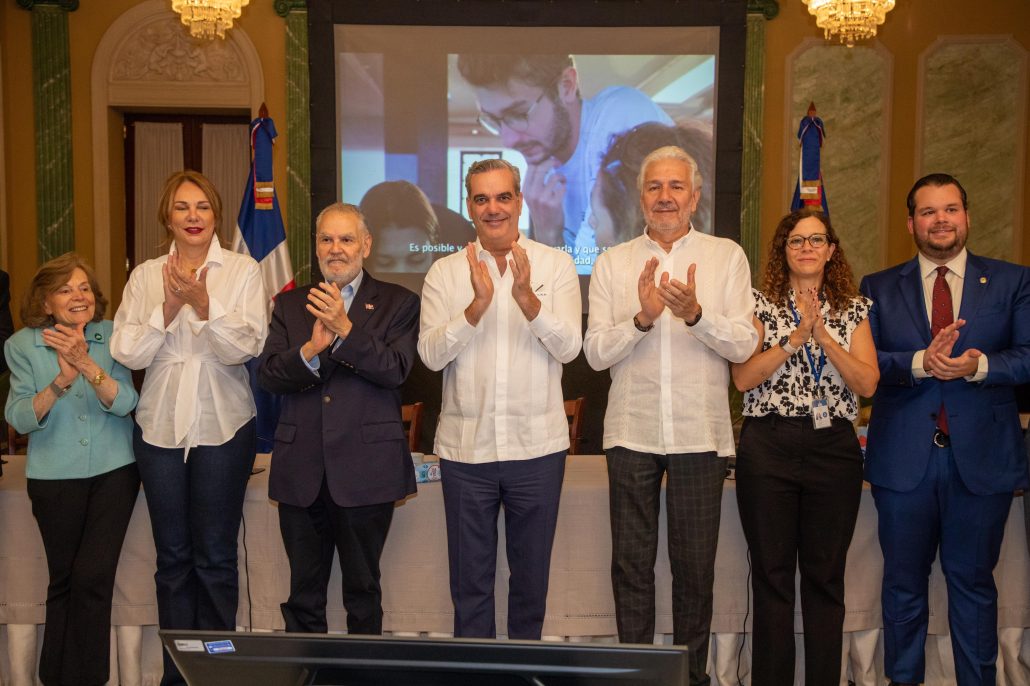 Título: Presidente Abinader Declara Espacios Marinos Protegidos para Preservar la Biodiversidad