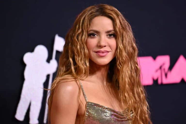 shakira-agradece-apoyo-tras-la-recuperacion-de-su-padre-de-una-neumonia
