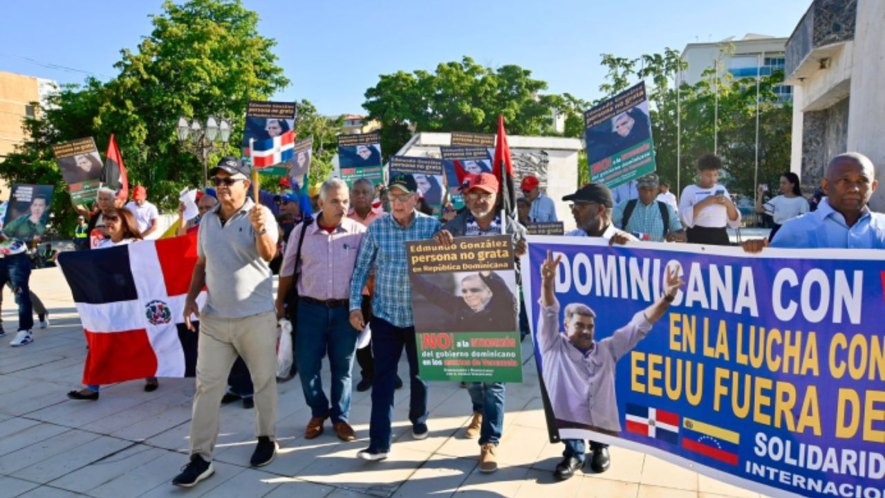 Opositores se manifiestan contra la visita de Edmundo González en República Dominicana
