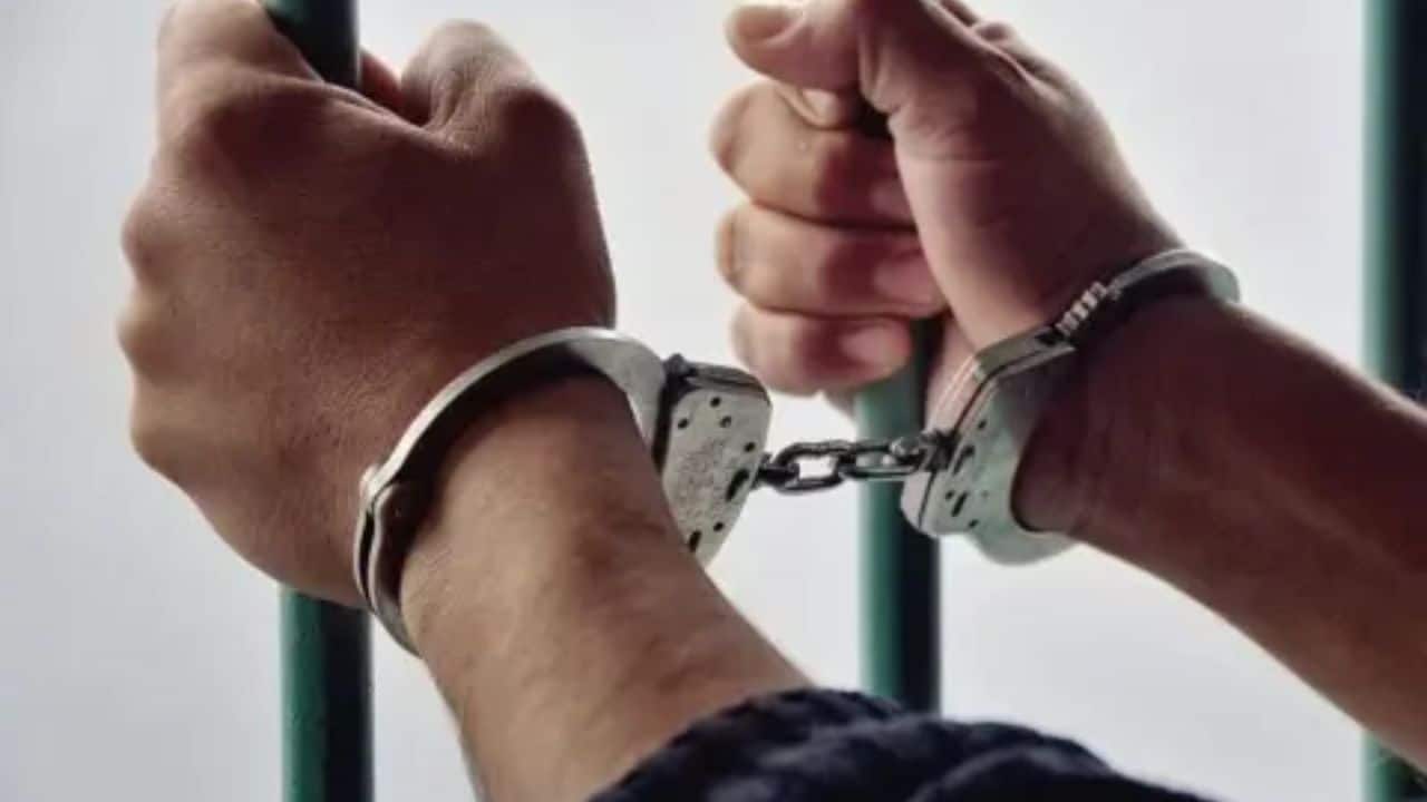 Detienen a hombre en estado de ebriedad tras disparar al aire en Los Guandules