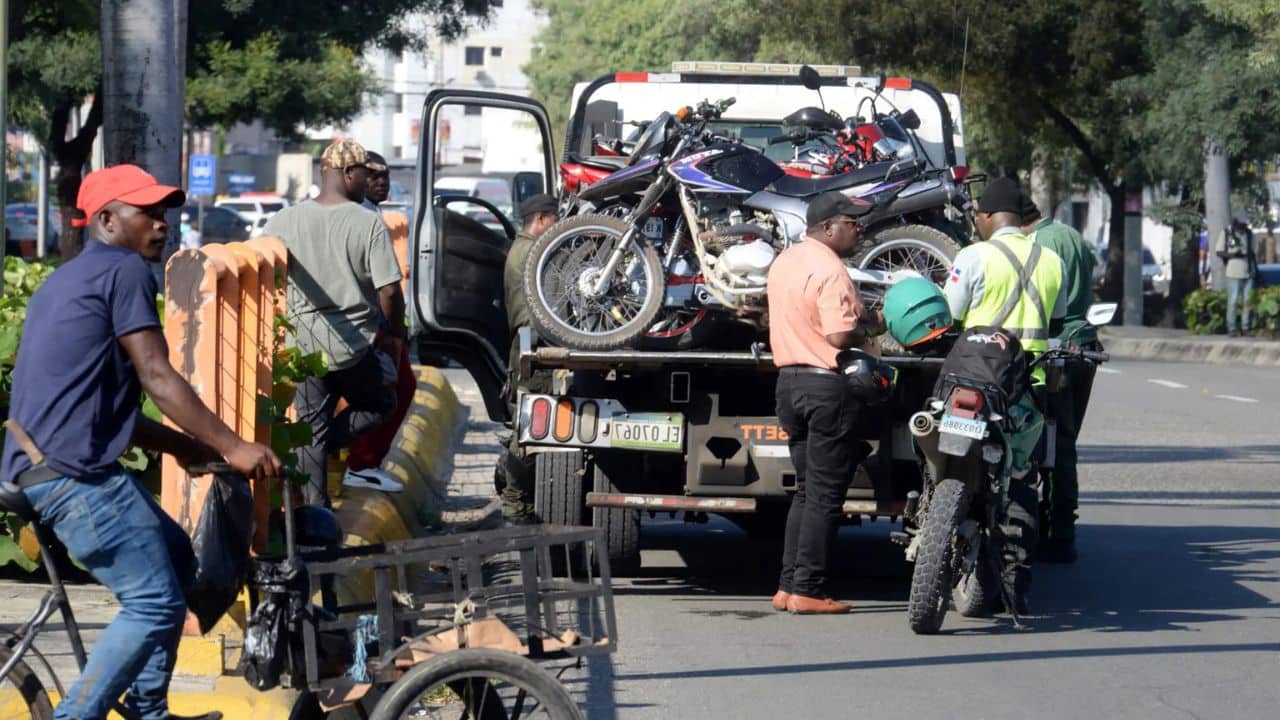 Denuncian abuso de agentes de la Digesett al incautar ilegalmente motocicleta de repartidor