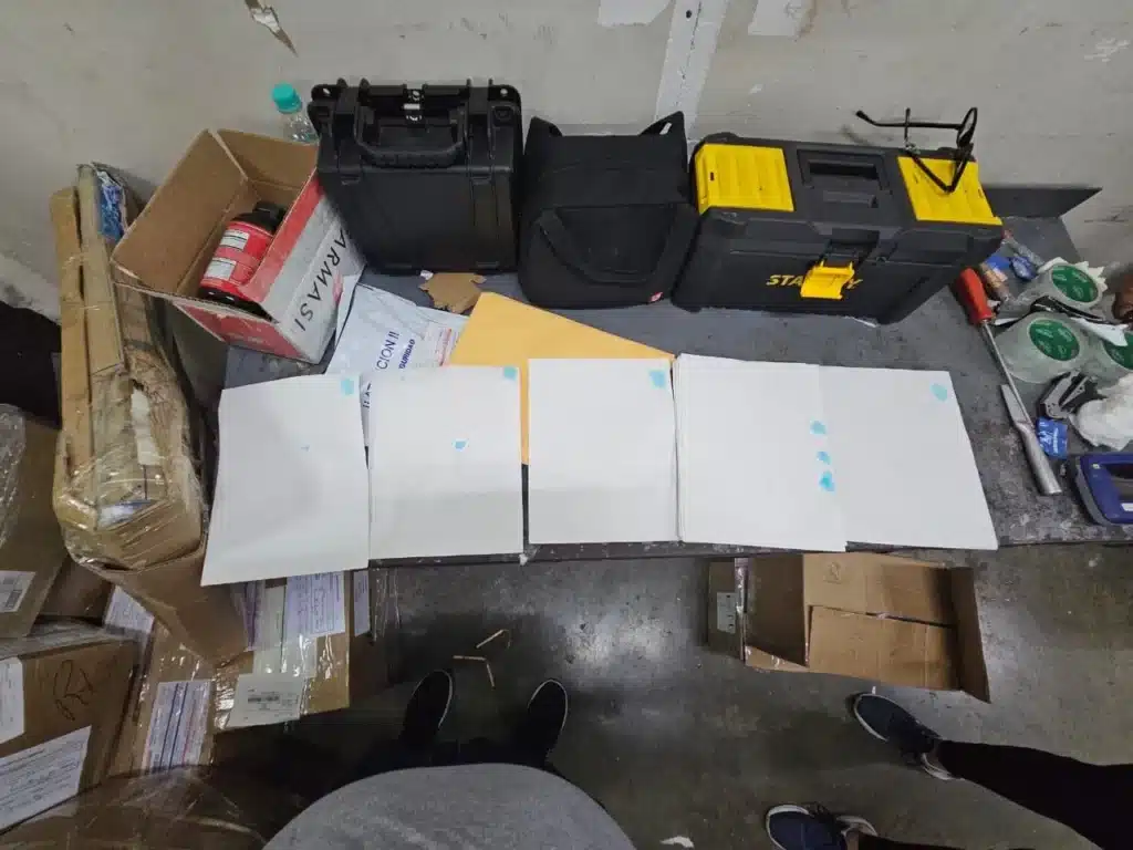 Decomisan cocaína oculta en hojas de papel y carpetas trituradas con destino a EE.UU. y Australia