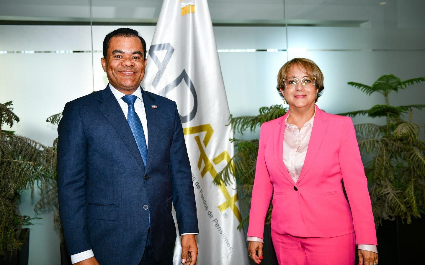 Un paso más en defensa de los afiliados: Director de la DIDA, Eliaz Báez, se reúne con la presidenta de ADAFPR