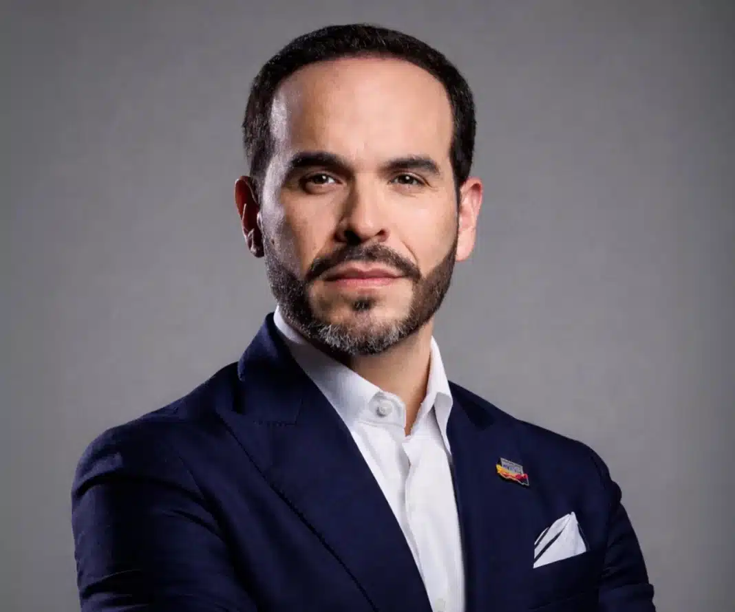 Abelardo de la Espriella asegura que vencerá en primera vuelta y llama a defender la democracia