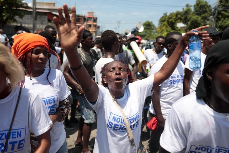 Dominicanos de ascendencia haitiana protestan frente al Palacio Nacional por situación de nacionalidad