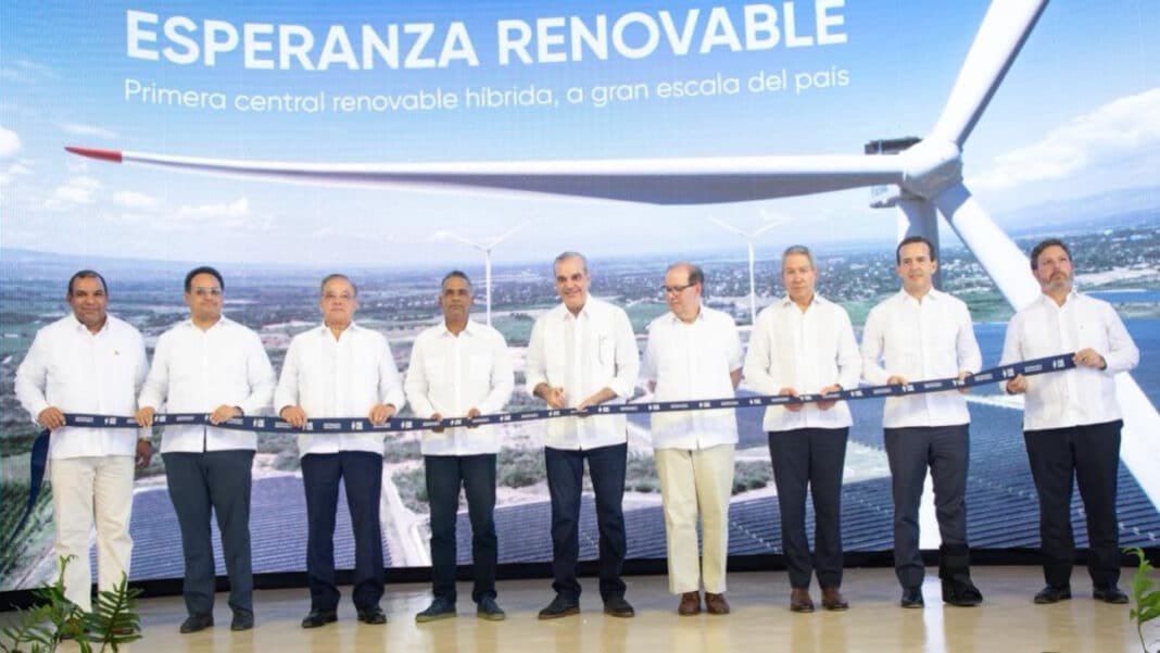 Presidente Abinader inaugura central Esperanza Renovable de EGE Haina, pionera en inyección híbrida de energía eólica y solar al Sistema Eléctrico Nacional Interconectado