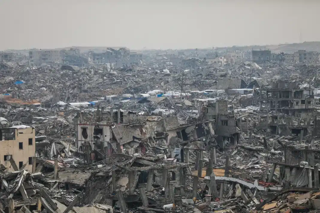 Ataques israelíes en Gaza dejan dos muertos pese a tregua vigente