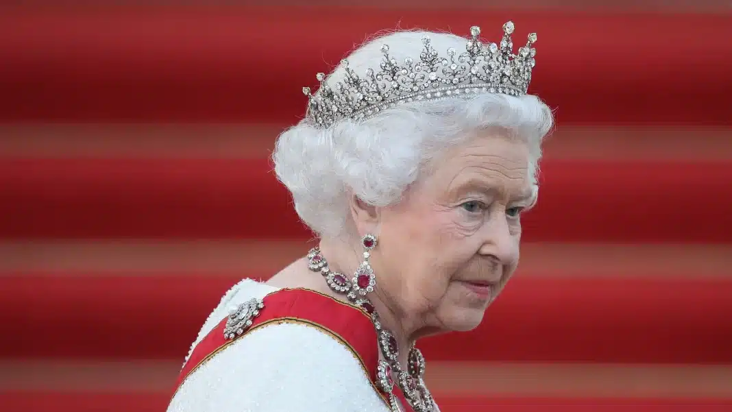 Documentos revelan que Isabel II impulsó nombramiento del príncipe Andrés como enviado comercial