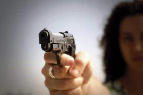 Tragedia en Arizona: madre mata a sus dos hijos y se quita la vida tras tiroteo contra su esposo