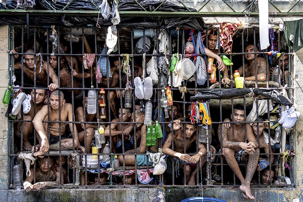 ONG reporta incremento de muertes bajo custodia en cárceles de El Salvador durante régimen de excepción