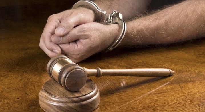 Condenan a 20 y 10 años de prisión a dos atracadores por asesinato de teniente policial