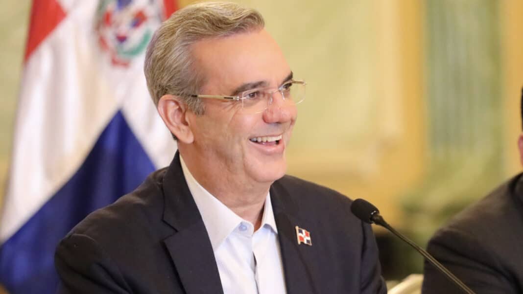 Abinader saluda victoria de De la Espriella y apuesta por fortalecer la cooperación entre República Dominicana y Colombia
