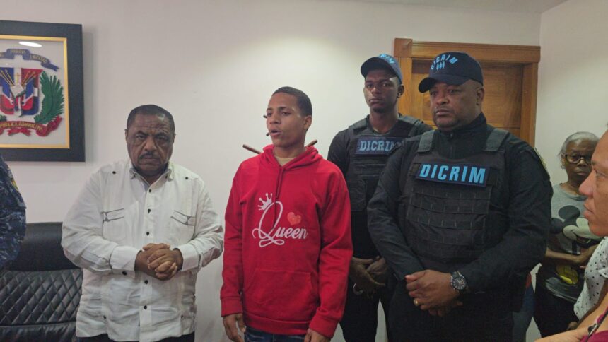 Se entrega hombre acusado de homicidio en La Romana y asegura que actuó para defenderse
