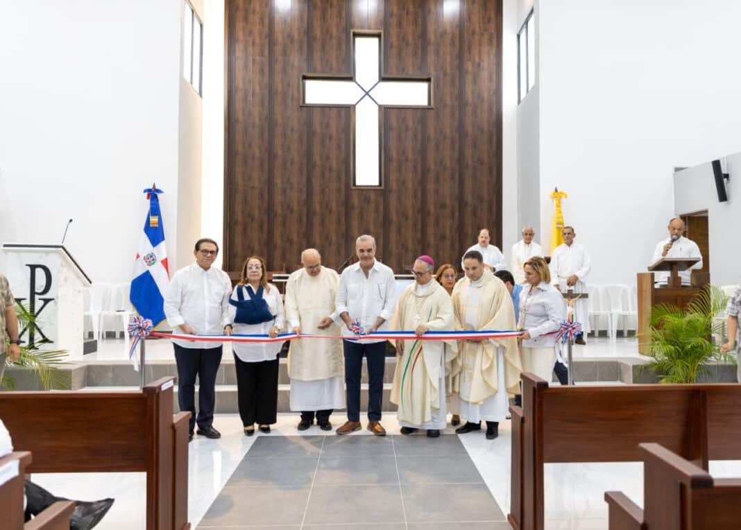 Presidente Luis Abinader inaugura la Cuasi Parroquia San Benito Abad en el sector Palma del Valle de Santiago