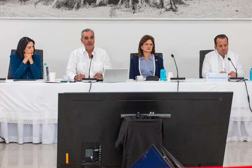 Ministro de Obras Públicas, Eduardo Estrella, anuncia en Consejo de Ministros, encabezado por el presidente Luis Abinader, la entrega de la Circunvalación de Navarrete en septiembre y destaca avances de la infraestructura vial impulsada por el Gobierno