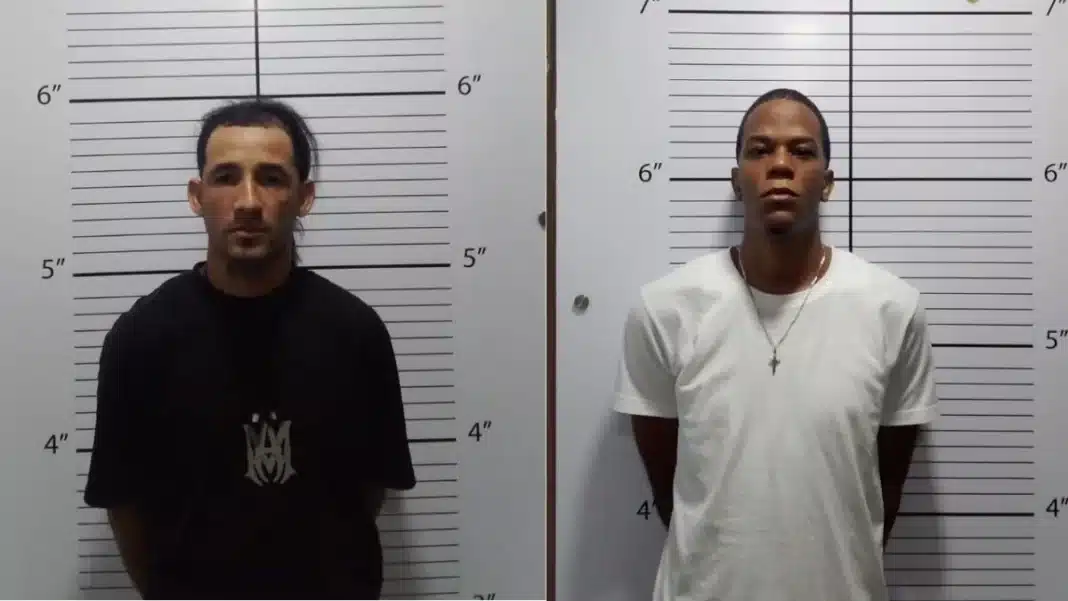 Policía apresa a dos hombres vinculados a tiroteo ocurrido en Villa Liberación