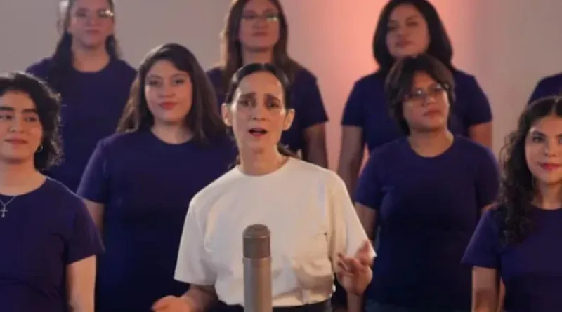 Julieta Venegas dejaría de promocionar “La Niña Futbolista” tras polémica en redes