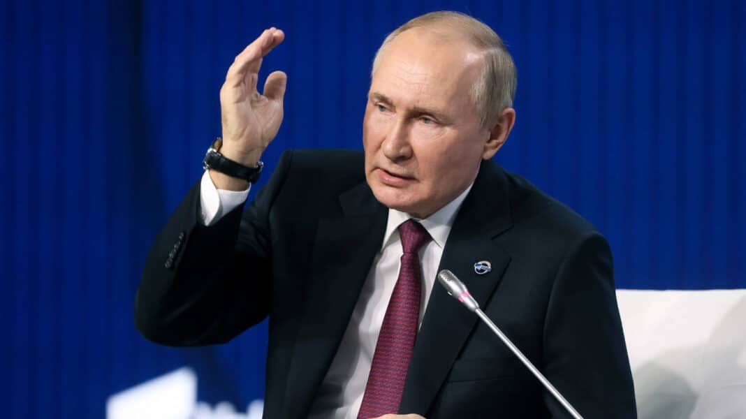 Putin afirma que mantiene disposición a negociar con Ucrania pese a la intensificación del conflicto