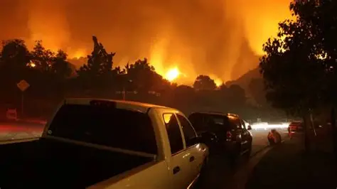 Incendio forestal en España deja 12 muertos, 8 heridos y 19 desaparecidos