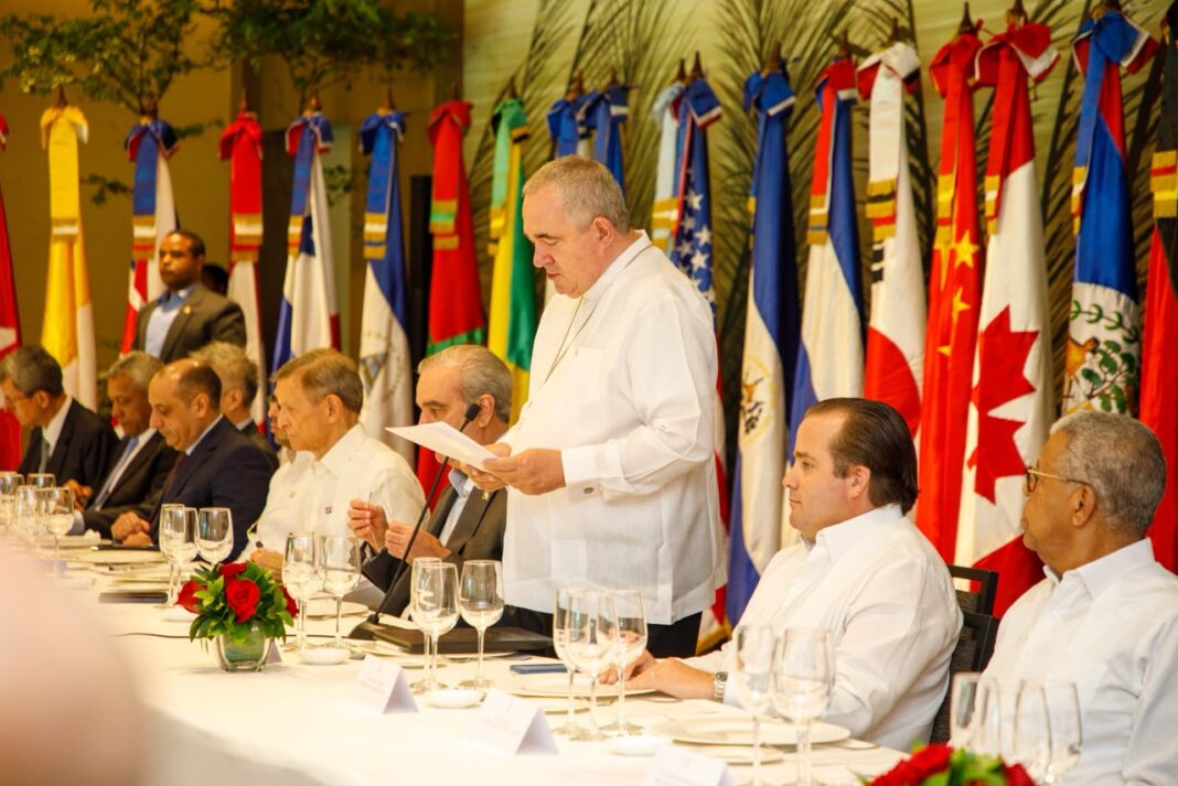 Cuerpo Diplomático acreditado en el país ofrece almuerzo en honor al presidente Abinader en el hotel El Embajador