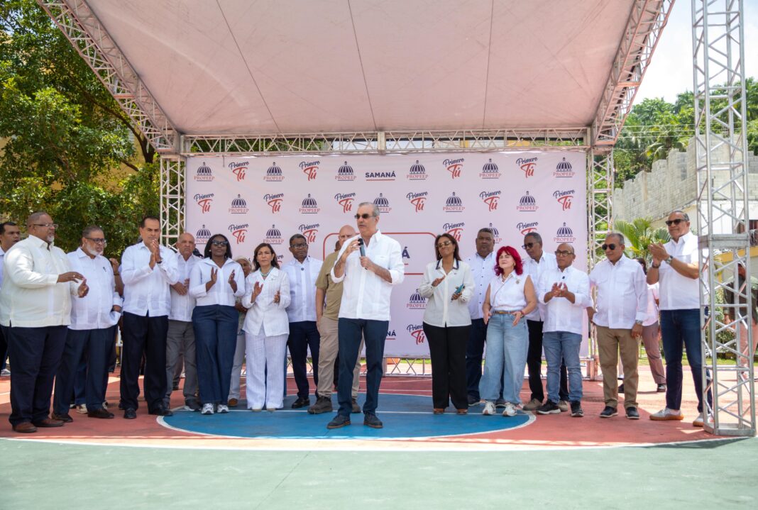 Presidente Abinader destaca transformación de Samaná, con la construcción del puerto de Arroyo Barril, remodelación del puerto de Santa Bárbara de Samaná, la avenida de entrada, titulación de terrenos y la intervención del hospital