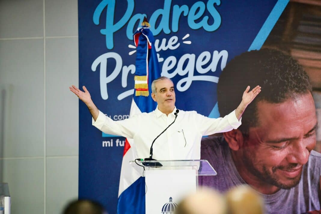 Presidente Abinader llama a los padres dominicanos a cuidar y proteger siempre a sus familias y reconoce su entrega al bienestar de sus hijos
