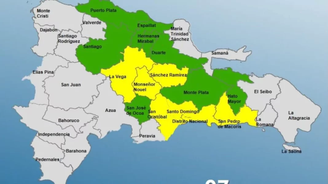 COE amplía a 15 las provincias bajo alerta por lluvias provocadas por vaguada y onda tropical