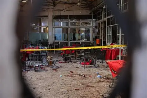 Aumentan a 10 los fallecidos tras explosión con bomba en cafetería de Damasco