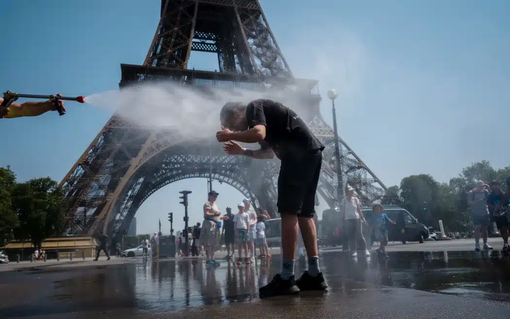 Francia soporta intenso calor con temperaturas cercanas a los 40 grados