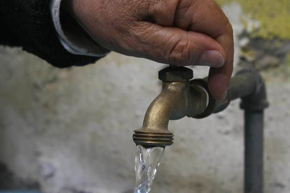Comunitarios protestan por falta de agua potable en sector de Jarabacoa