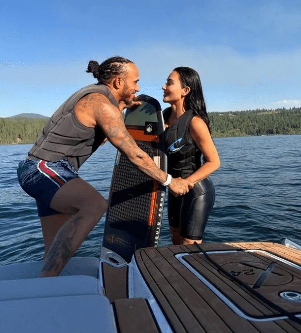 Kim Kardashian y Lewis Hamilton disfrutan de unas vacaciones familiares en Hawái
