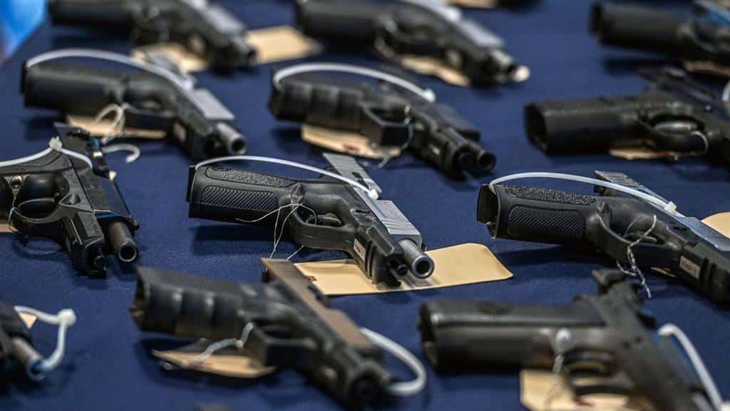 Exagente de la Policía de Haití admite en EE. UU. su participación en tráfico ilegal de armas