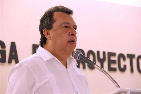 Exgobernador de Guerrero es señalado por presunta desaparición de pruebas clave en el caso Ayotzinapa