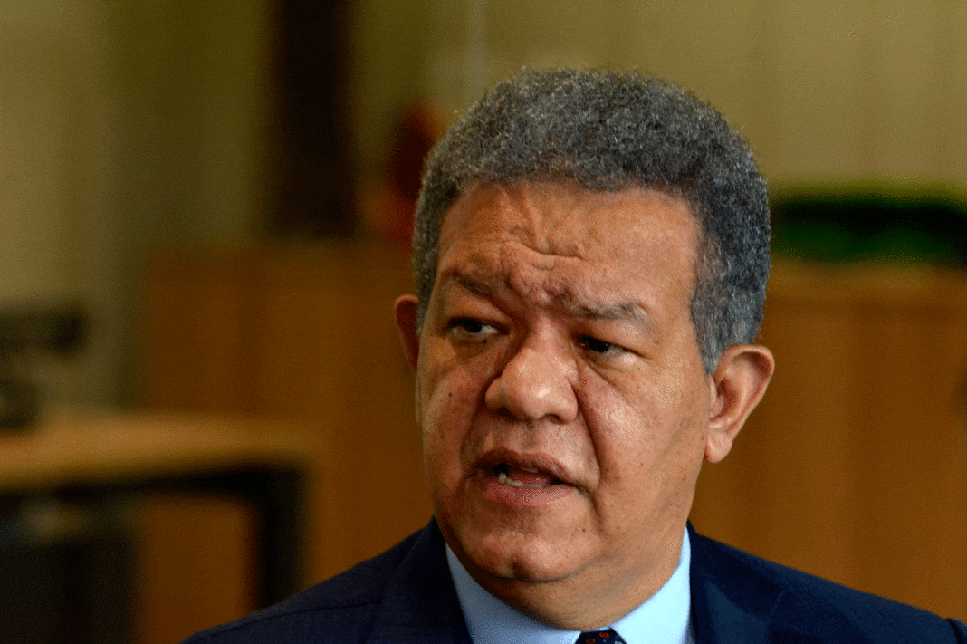 Leonel Fernández denuncia “tormenta perfecta” en Santo Domingo Este por apagones, falta de agua y basura