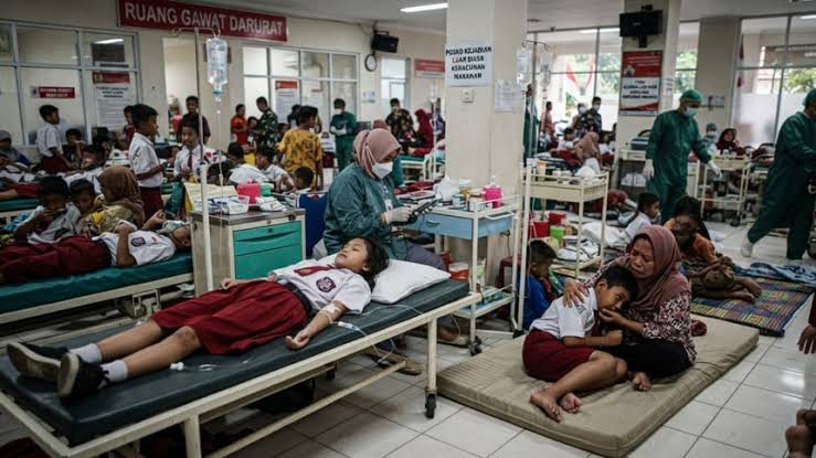 Nueva intoxicación escolar en Indonesia lleva a 269 niños al hospital