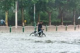 Lluvias extremas provocan inundaciones y desbordamientos de ríos en Sichuan, China