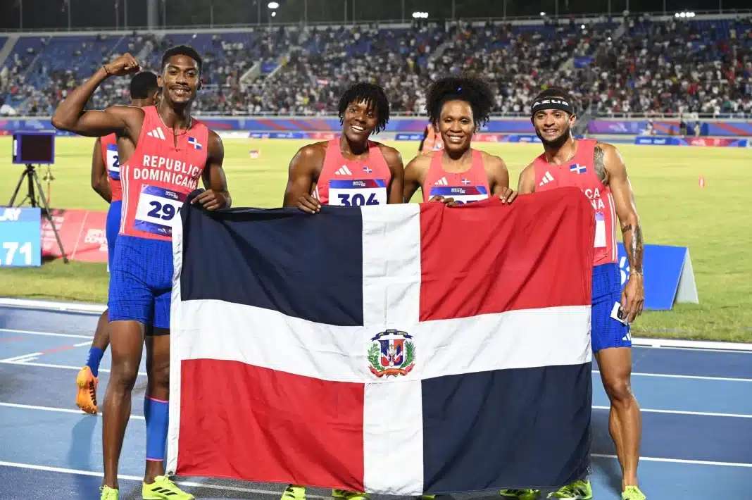 Marileidy Paulino guía a República Dominicana al oro y rompe récord en el relevo mixto 4×400