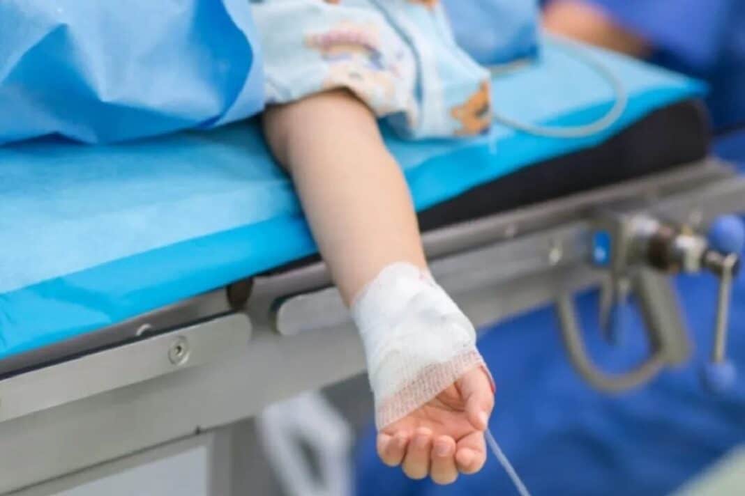 Fallece niño herido en explosión de tanque de gas; su padre permanece en estado crítico