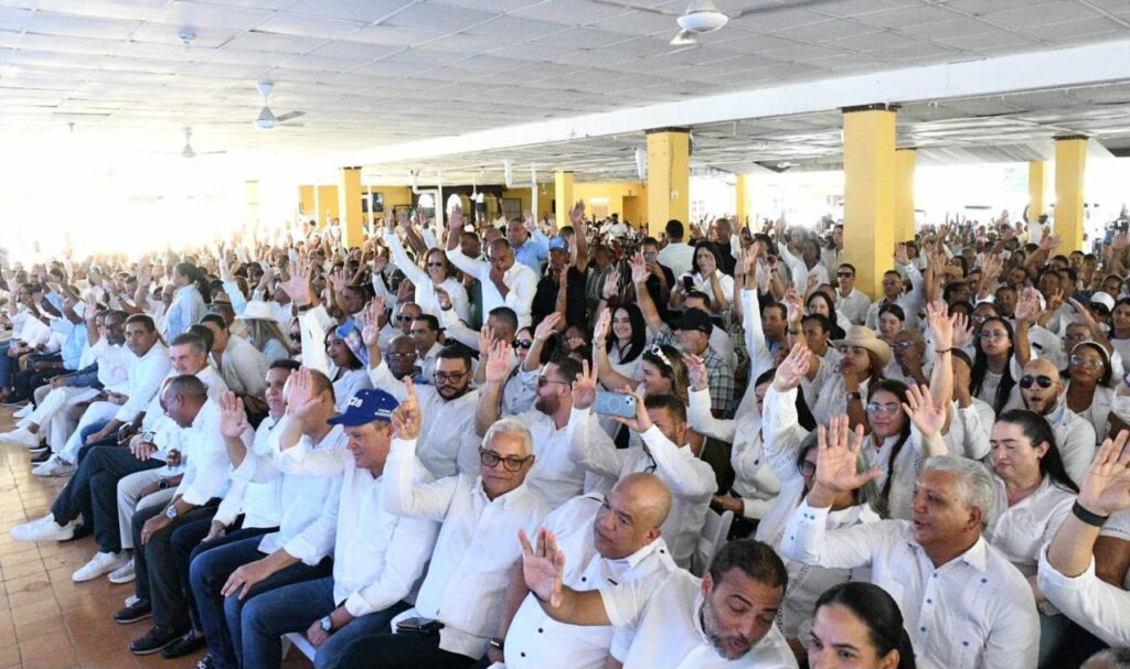 Dirigentes del PRM en La Vega organizan equipos políticos en respaldo a David Collado