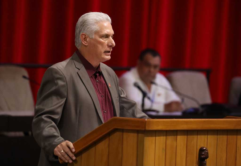 Cuba arremete contra política de presión de EE. UU. y la acusa de buscar asfixiar a la isla