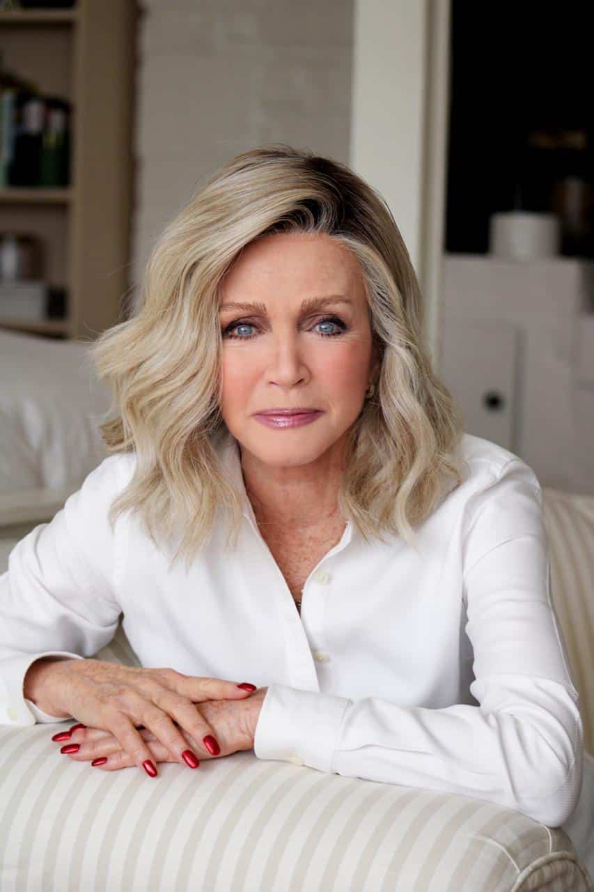 Donna Mills sorprende a los 85 años con el éxito de su cuenta en OnlyFans