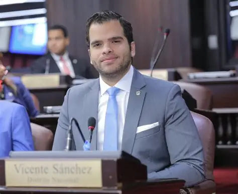 Vicente Sánchez Henríquez impulsa nueva ley para fortalecer la educación STEM en República Dominicana