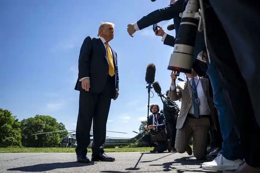 CNN, MS NOW y Politico llevan a Trump ante la Justicia por veto en la Casa Blanca