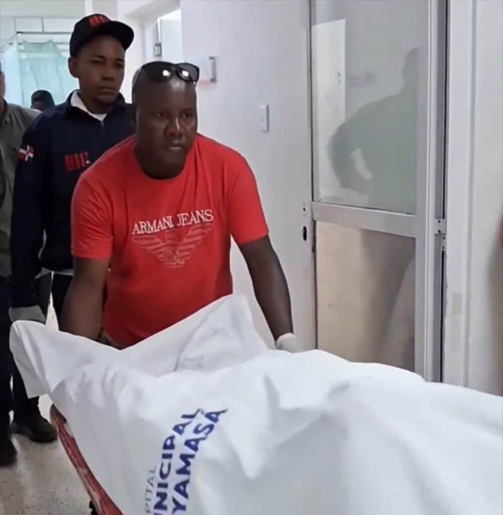 Fallece joven frente al Hospital de Yamasá cuando se preparaba para viajar a Santo Domingo