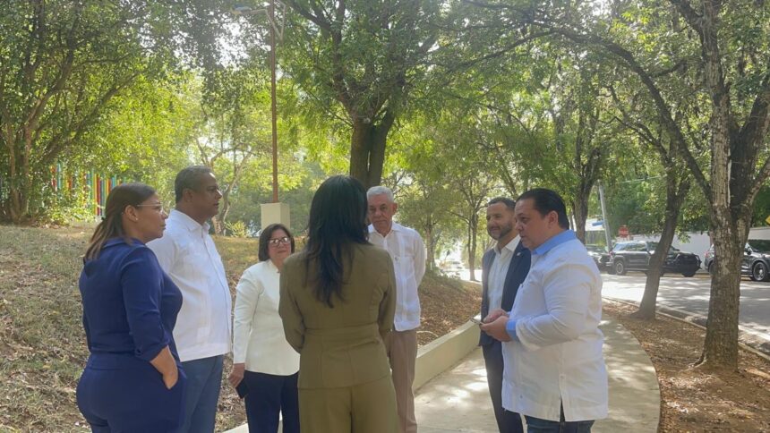 Abinader abre diálogo con diputados del PRM en Santiago para conocer prioridades de la región